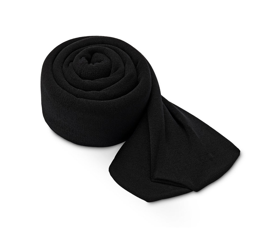 Collants thermiques noirs enroulés.