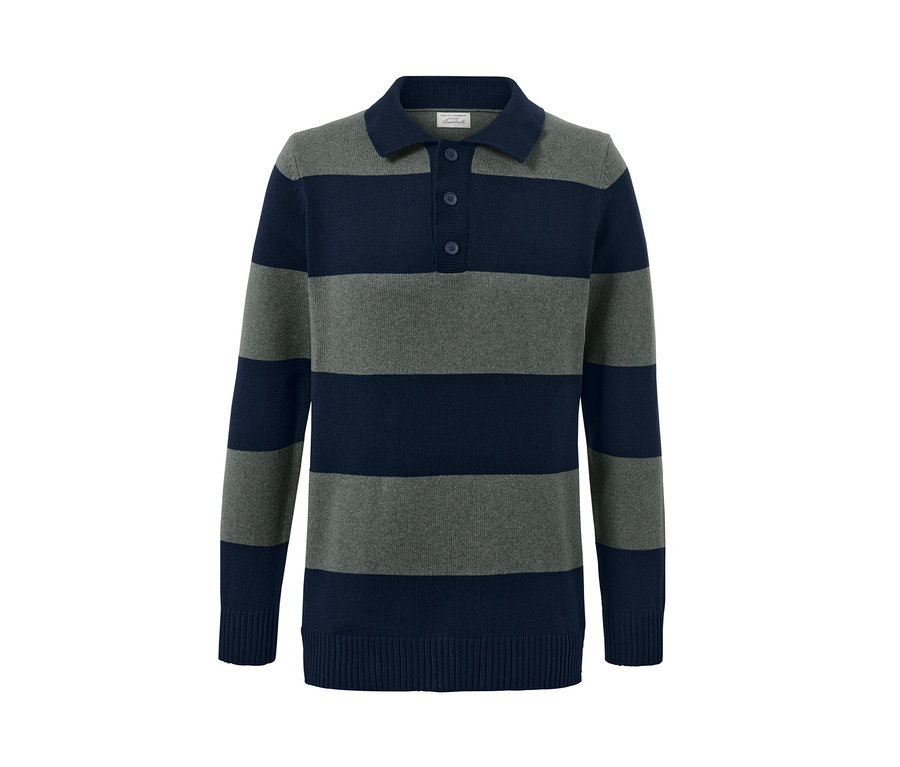 Pull rayé gris et bleu marine.