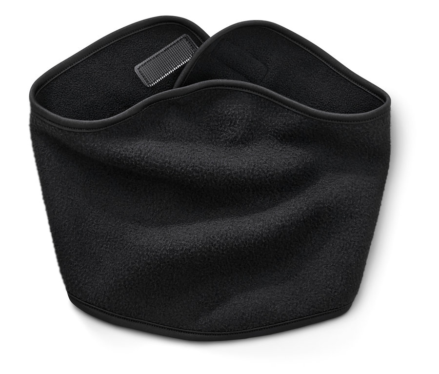 Col en polaire noir.