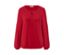 Blouse rouge à manches longues.