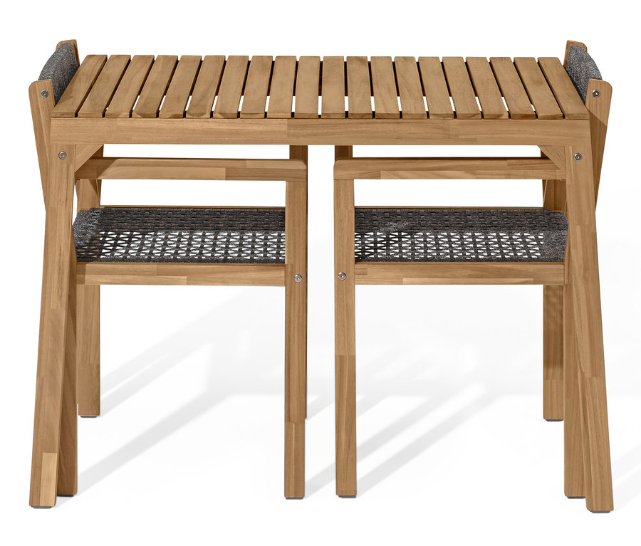 Gros plan d'un ensemble de balcon avec textile tissé.
