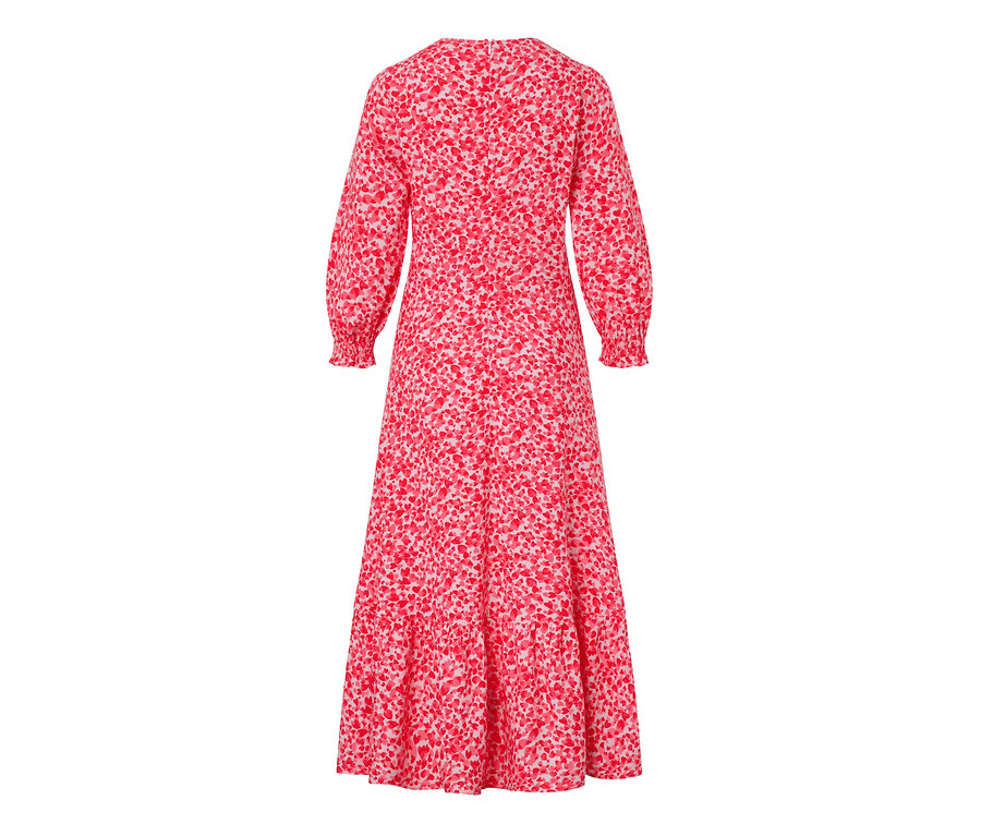 Vue détaillée de l'arrière d'une maxi-robe avec imprimé.