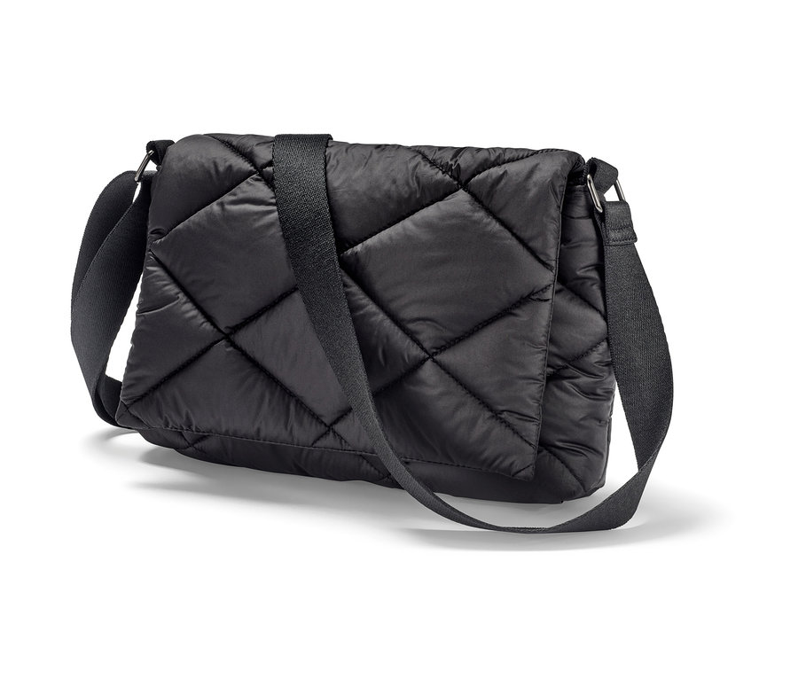 Sac matelassé à bandoulière noir.