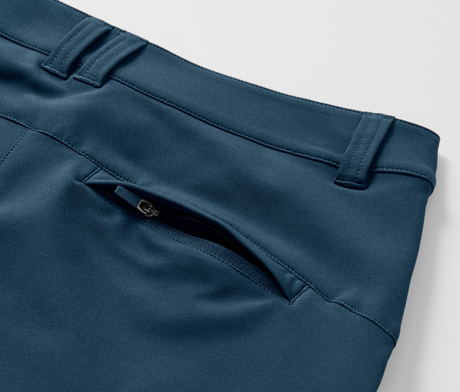 Détail d'un pantalon en softshell.
