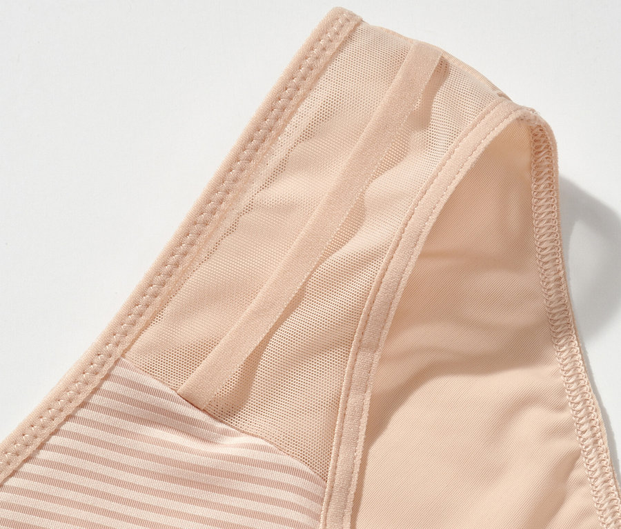 Détail du slip « Nais » Passionata, dune.