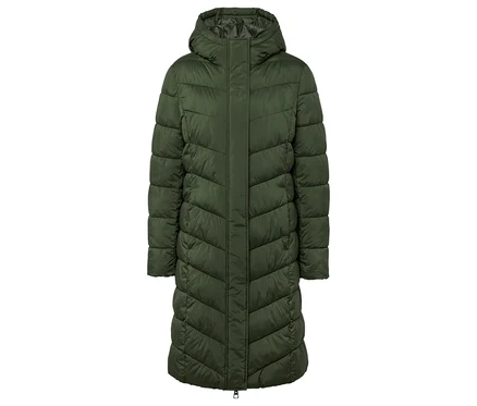 Doudoune matelassée verte avec capuche.
