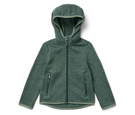 Veste polaire verte avec capuche et fermeture éclair au milieu.