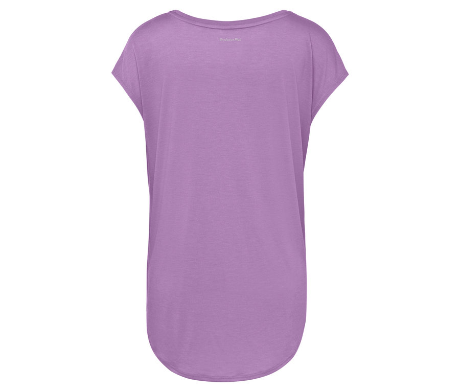 Un t-shirt violet à manches courtes et à col rond.