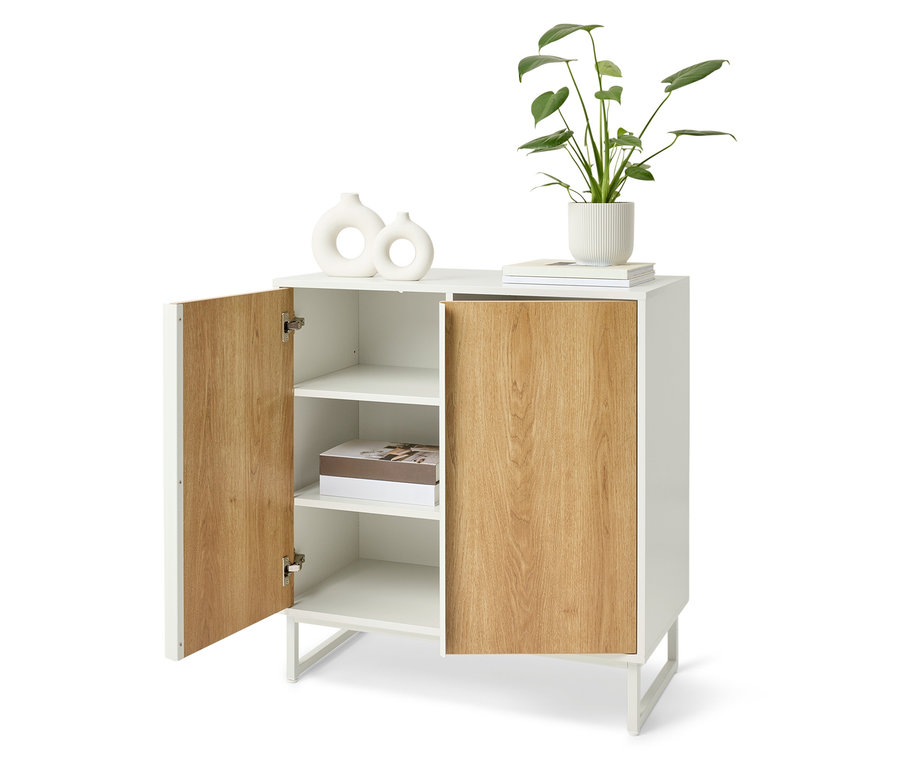 Buffet blanc avec portes en bois, une porte est ouverte, avec des vases et une plante dessus.