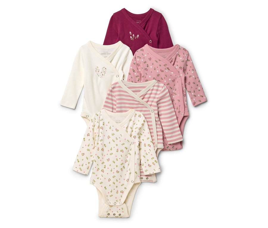 Cinq cache-cœurs pour bébé bordeaux, blancs, roses et à motifs floraux et rayés sont superposés.