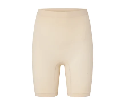 Shorty shapewear beige sur fond blanc.