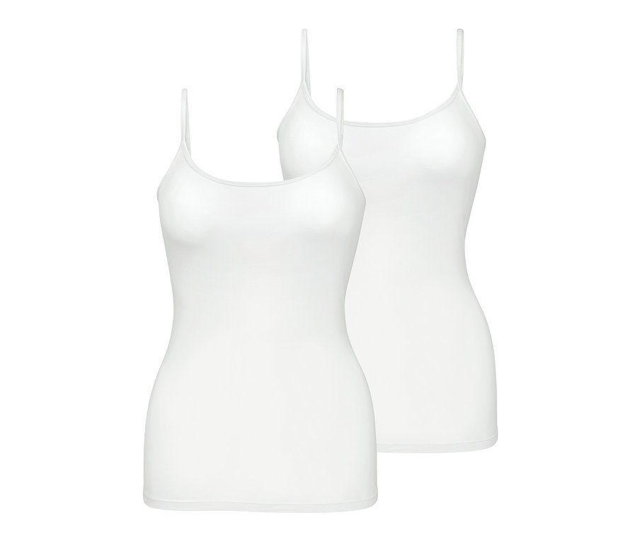 Deux maillots de corps blancs, 2 pièces, sur fond blanc.