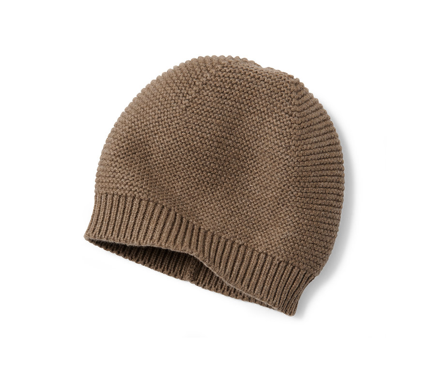 Bonnet marron en maille.
