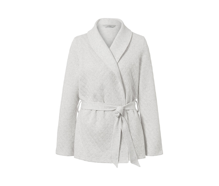 Jaquette molletonnée gris clair matelassée avec ceinture.