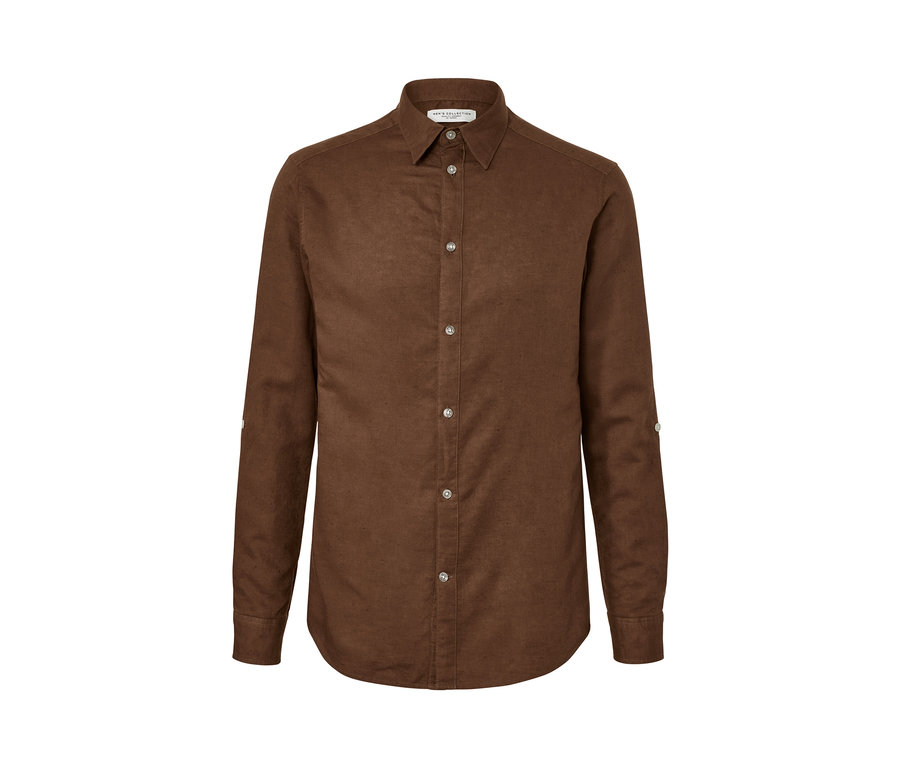 Chemise marron avec du lin.