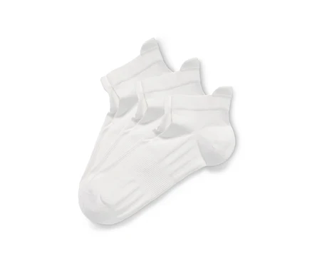 Trois paires de chaussettes de course professionnelles, blanches.
