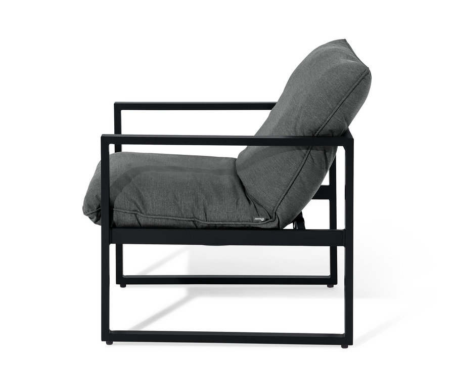 Un fauteuil de relaxation noir avec un tissu gris Creacryl® résistant aux intempéries.