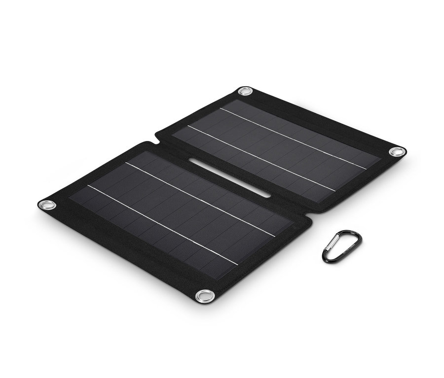 Chargeur solaire pliable, 10 W, déplié avec un mousqueton.