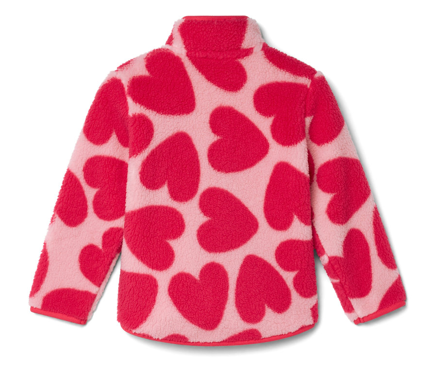 Veste en polaire rose avec motif de coeurs rouges.