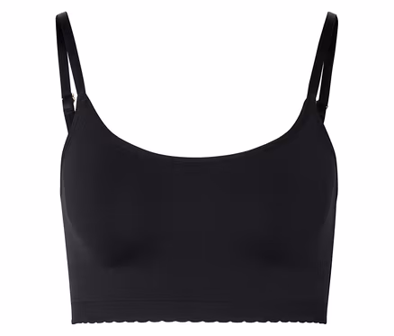 Soutien-gorge noir à fines bretelles et bande inférieure côtelée sur fond blanc.
