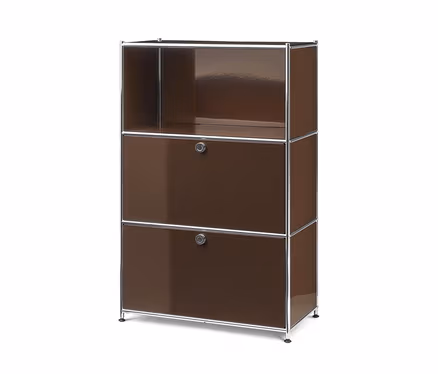 Meuble de rangement modulaire marron brillant à trois niveaux. Un compartiment ouvert en haut, deux armoires fermées avec poignées argentées et structure en métal argenté.