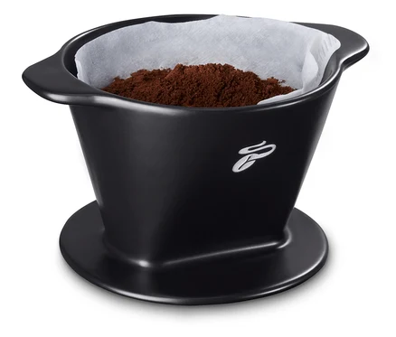 Filtre à café manuel noir, taille 101, avec un grain.