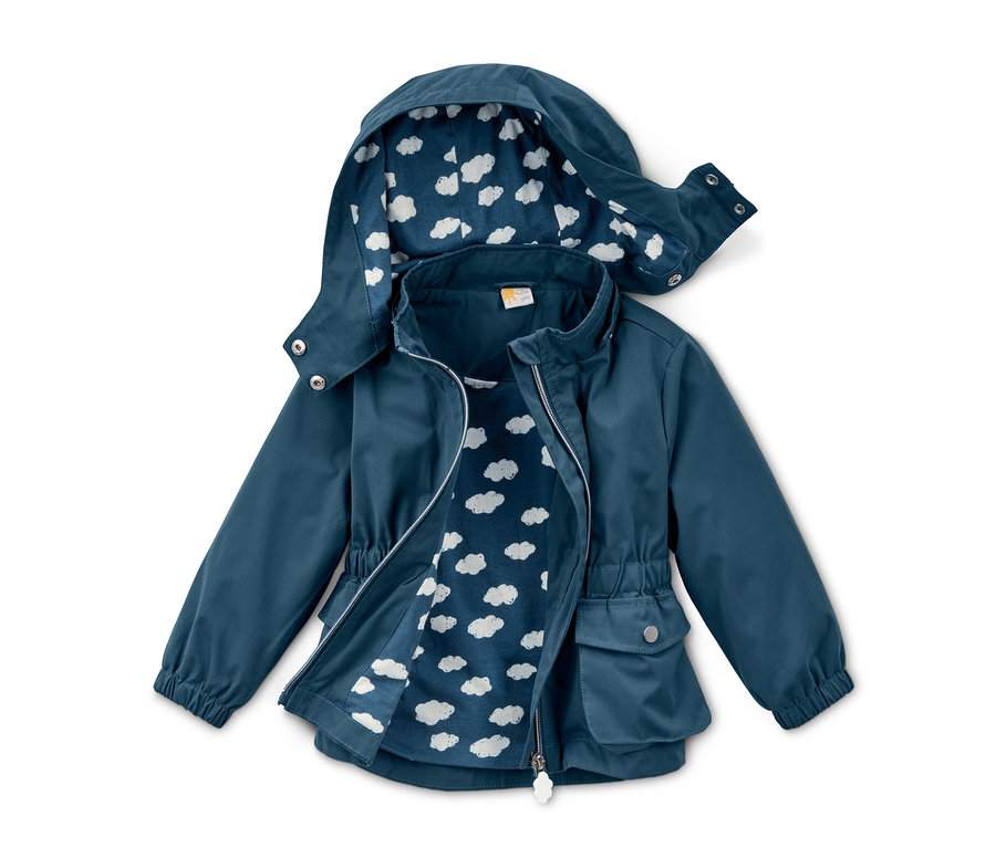 Parka bleue à capuche avec motif nuage à l'intérieur.