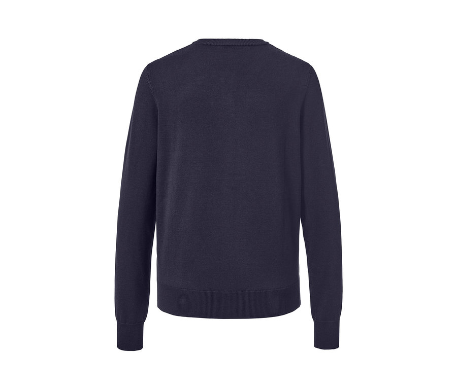 Cardigan en maille fine bleu foncé.