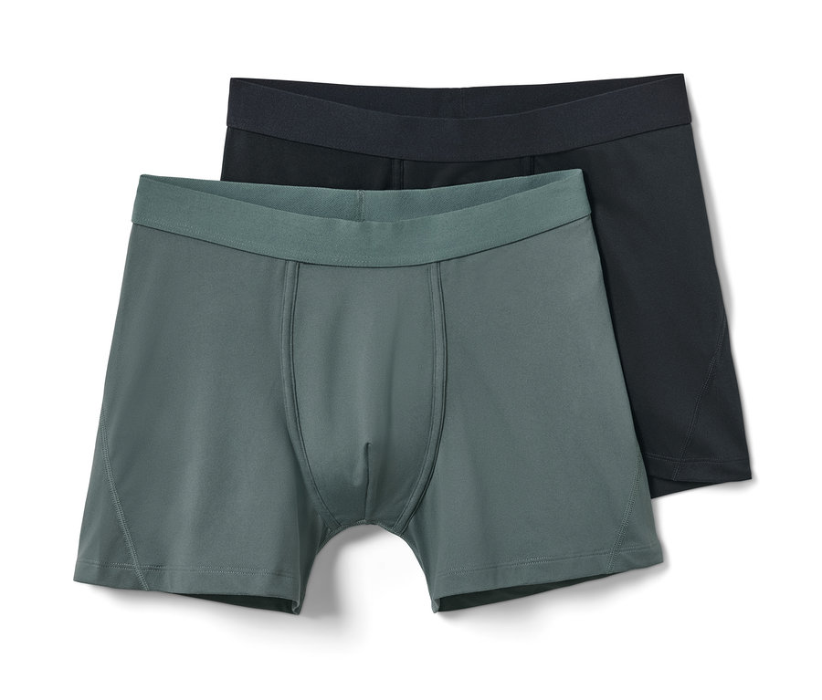 Deux boxers de sport, un vert et un noir.
