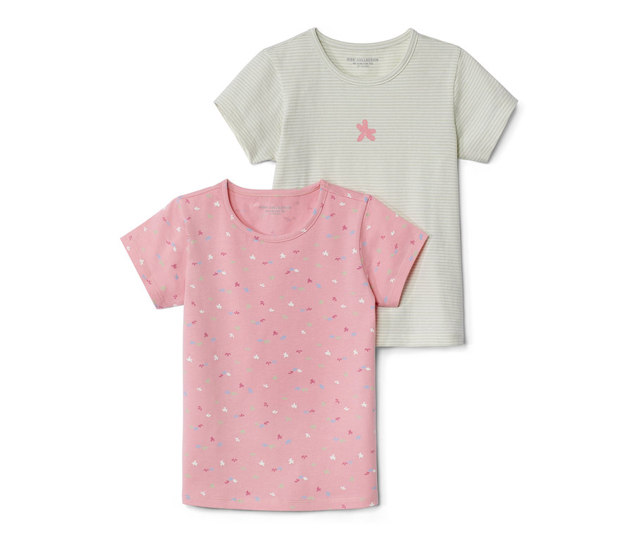 Deux t-shirts pour enfant : un rose à motif floral et un rayé avec une fleur.
