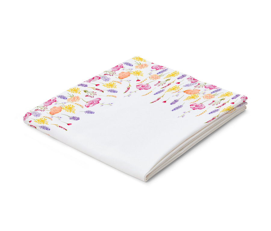 Nappe en coton pliée avec motif floral.