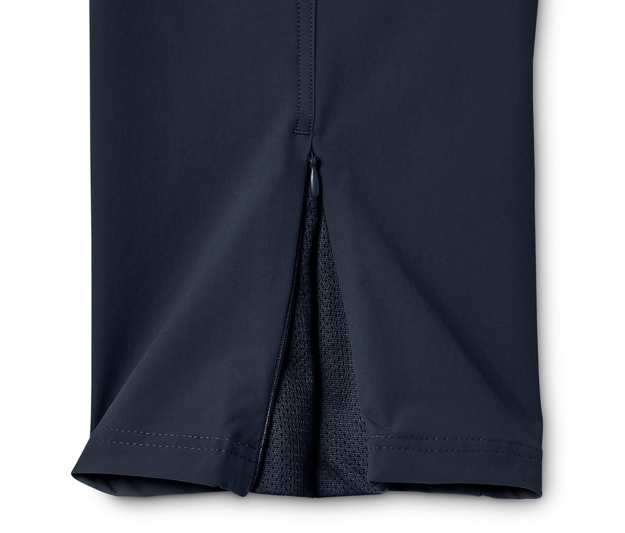 Détail d'un pantalon d'extérieur en softshell.