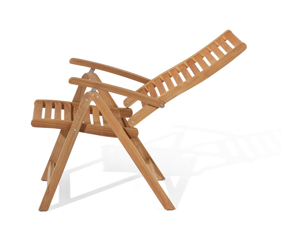Un fauteuil haut en teck avec dossier réglable est visible sur un fond blanc.
