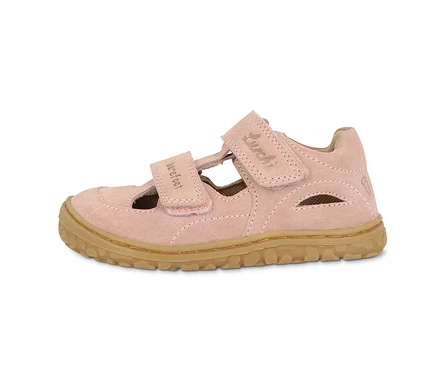 Gros plan sur une sandale rose Lurchi « Barefoot ».
