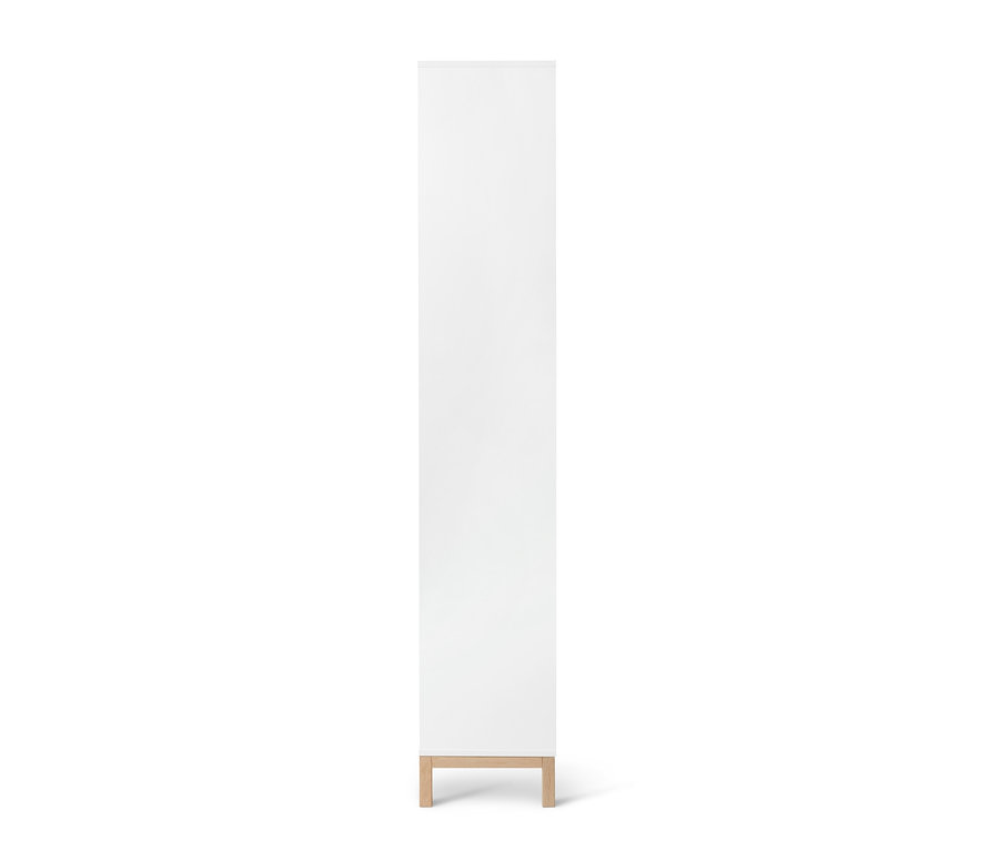 Armoire haute de salle de bains « Eklund » blanche avec casiers sur le côté.