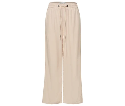 Culotte 7/8 Street One « EMMA » beige avec taille élastique et cordon de serrage, présentée à plat.