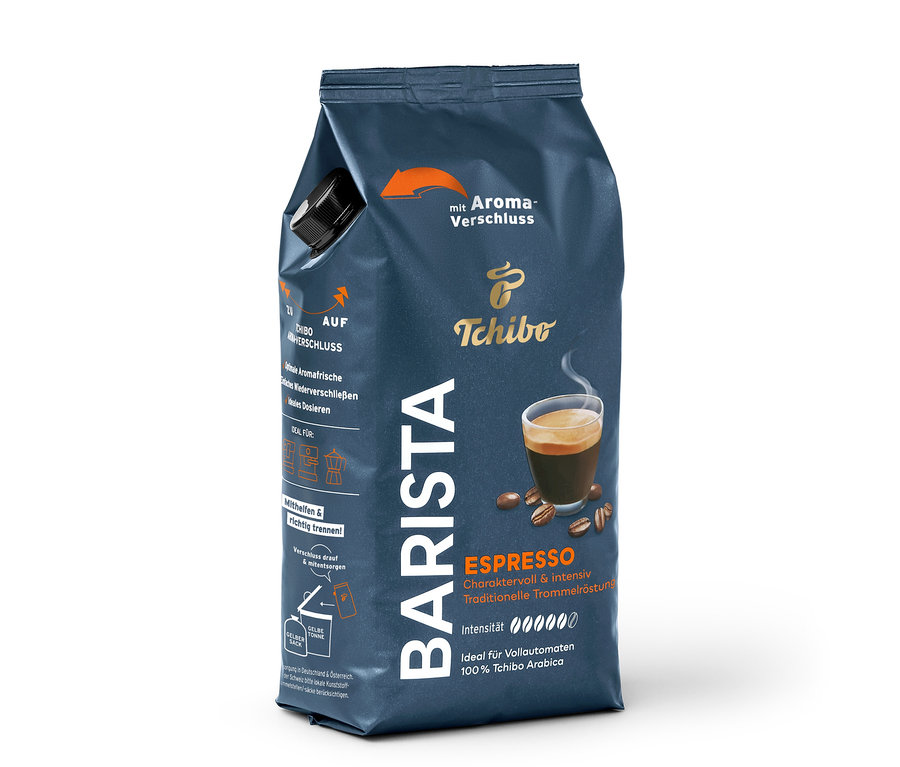 Paquet de café moulu Tchibo Barista Espresso. L'emballage est bleu foncé et montre une tasse d'espresso et des grains de café.