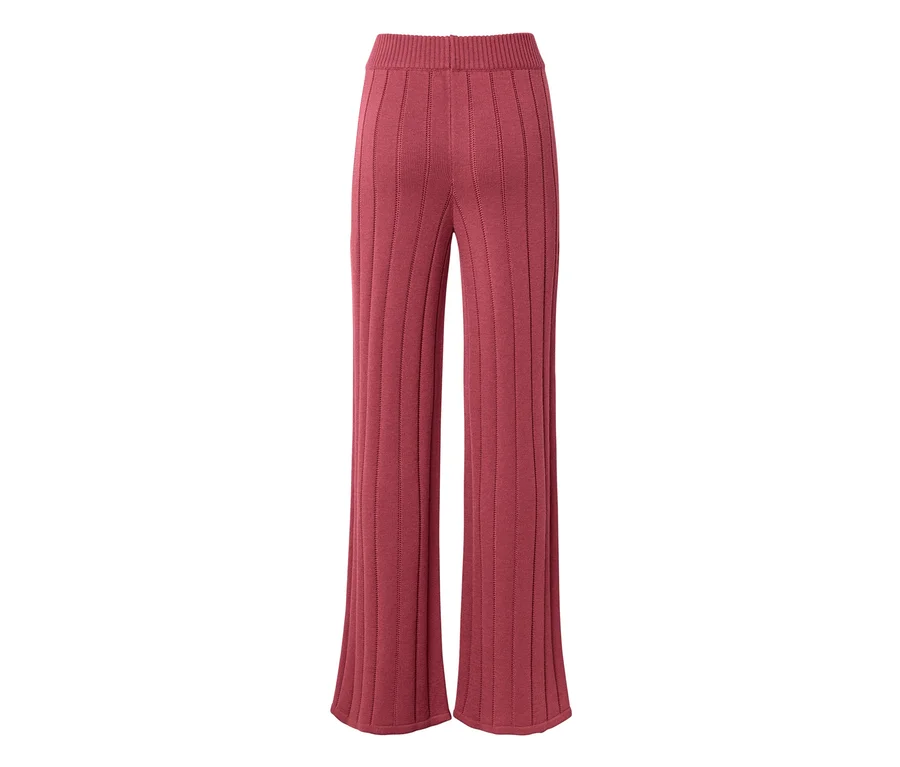 Pantalon large en maille côtelée rose foncé, taille haute.