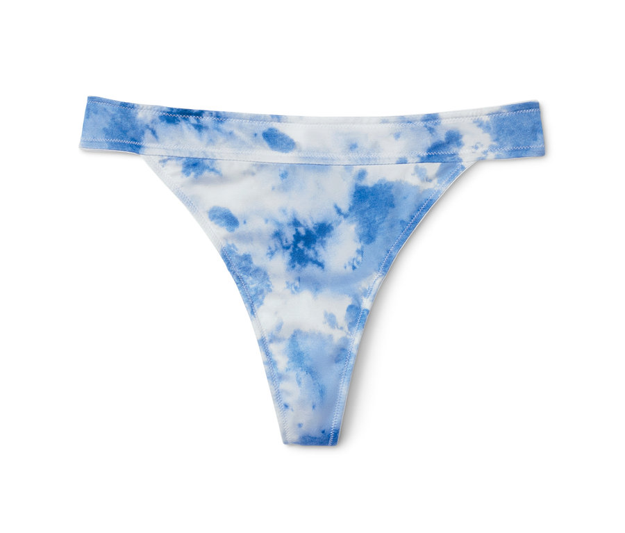 Gros plan d'un string pour femme bleu et blanc.