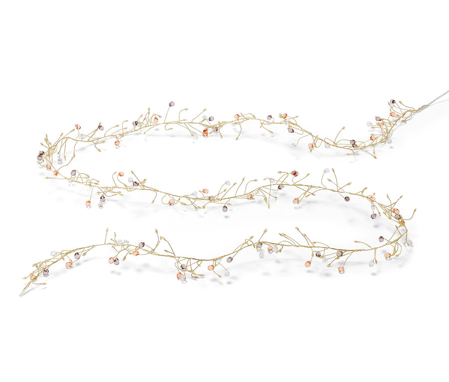 Une guirlande à LED sur un fond blanc.