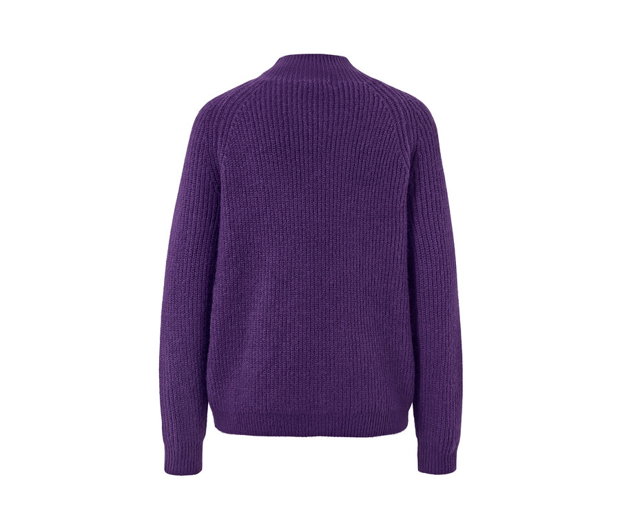 Pull à col droit violet en grosse maille.