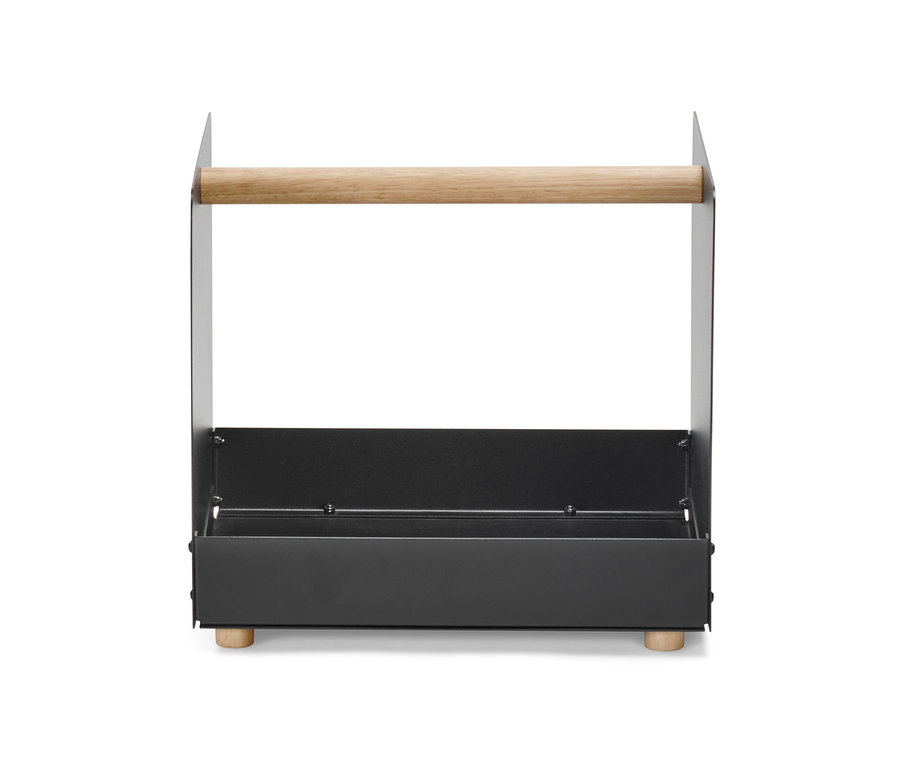 Panier pour bûches noir avec une poignée en bois.