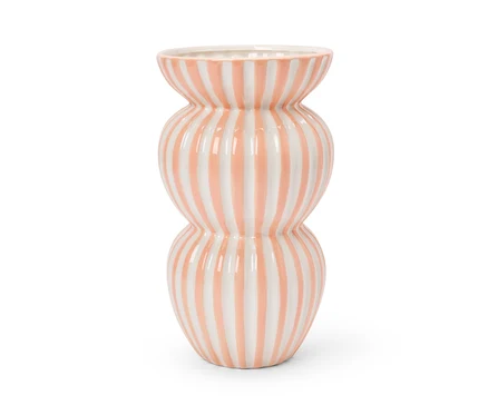 Un grand vase rayé rose et blanc.