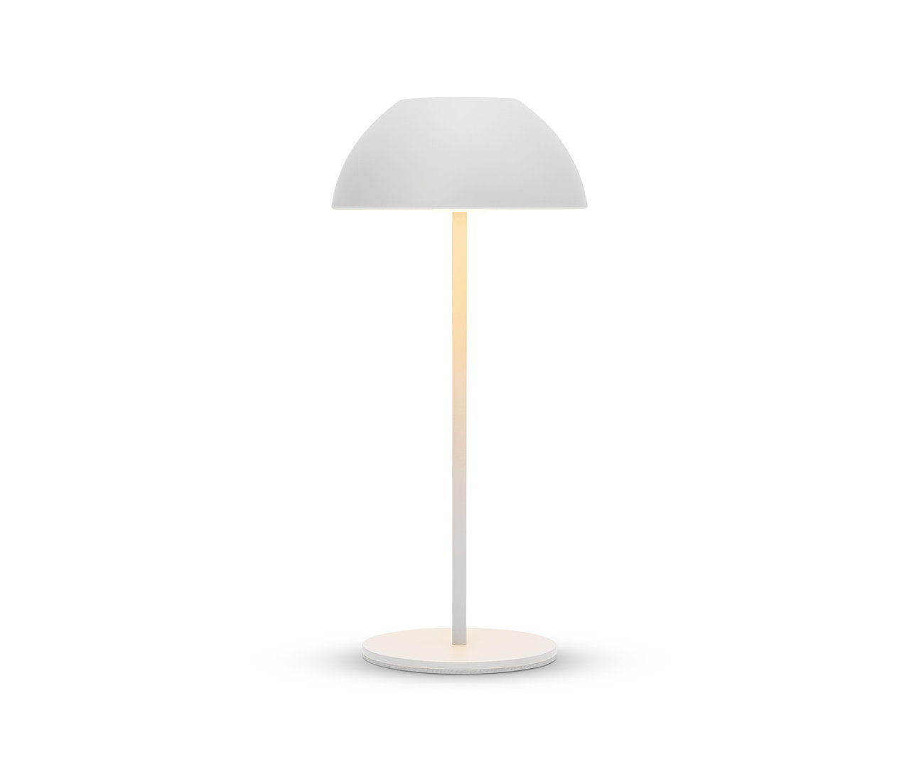 Lampe blanche avec abat-jour rond et socle sur fond blanc.