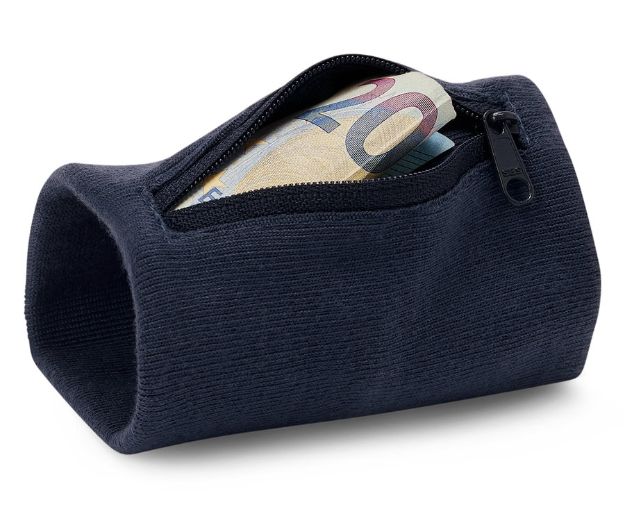 Un bracelet de force bleu marine avec une poche zippée dans laquelle on peut voir des billets de banque.