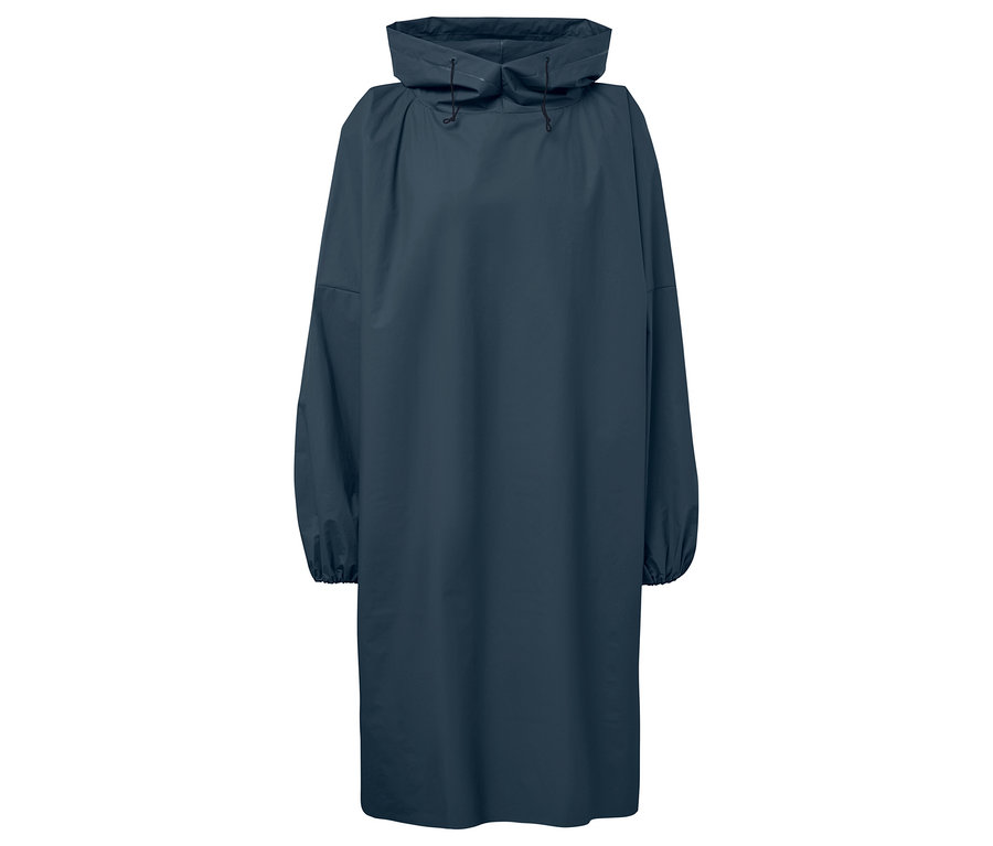Poncho de pluie bleu marine avec capuche et manches longues.