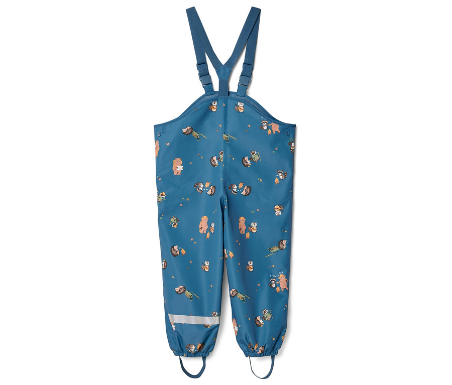 Pantalon de pluie bleu à imprimé animalier avec bretelles sur fond blanc.