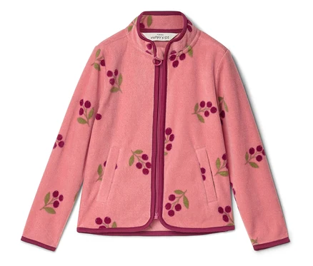 Veste en polaire rose zippée avec motif cerises. La veste a une bordure rouge foncé et deux poches.
