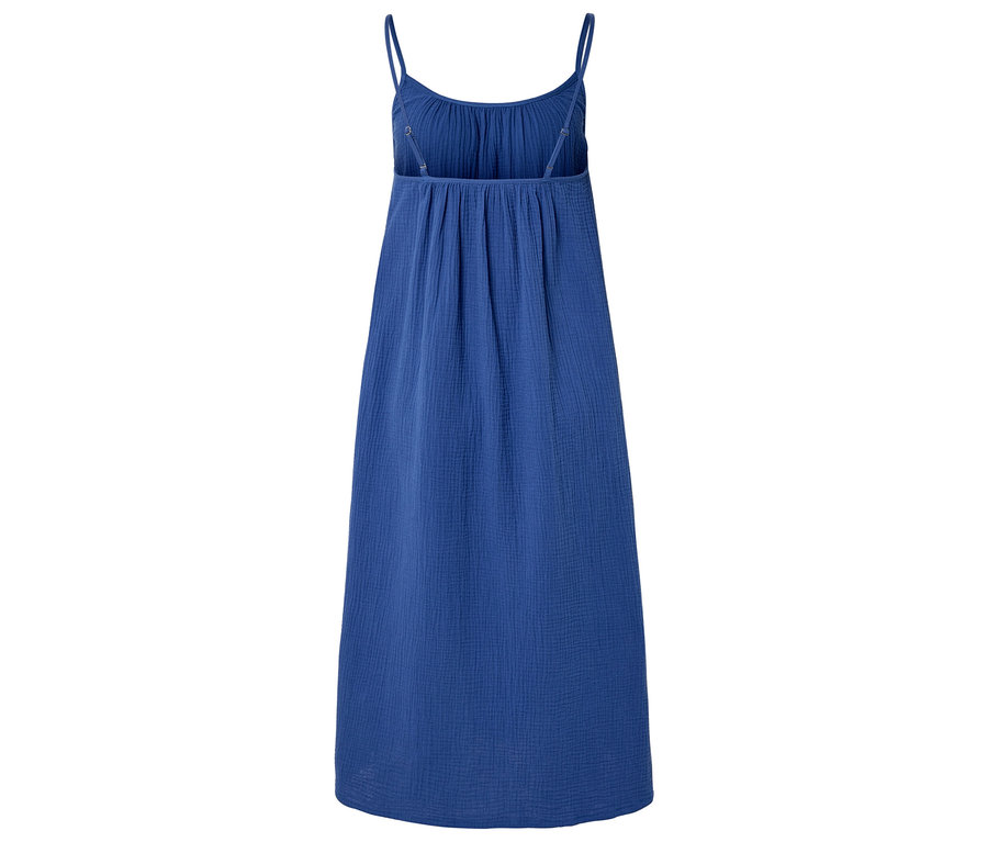 Vue arrière d'une longue robe bleue à fines bretelles.