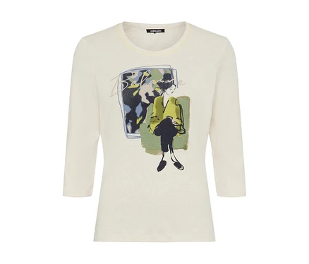 T-shirt crème à col rond et manches trois-quarts, imprimé d'une femme stylisée en veste vert citron devant un fond abstrait.